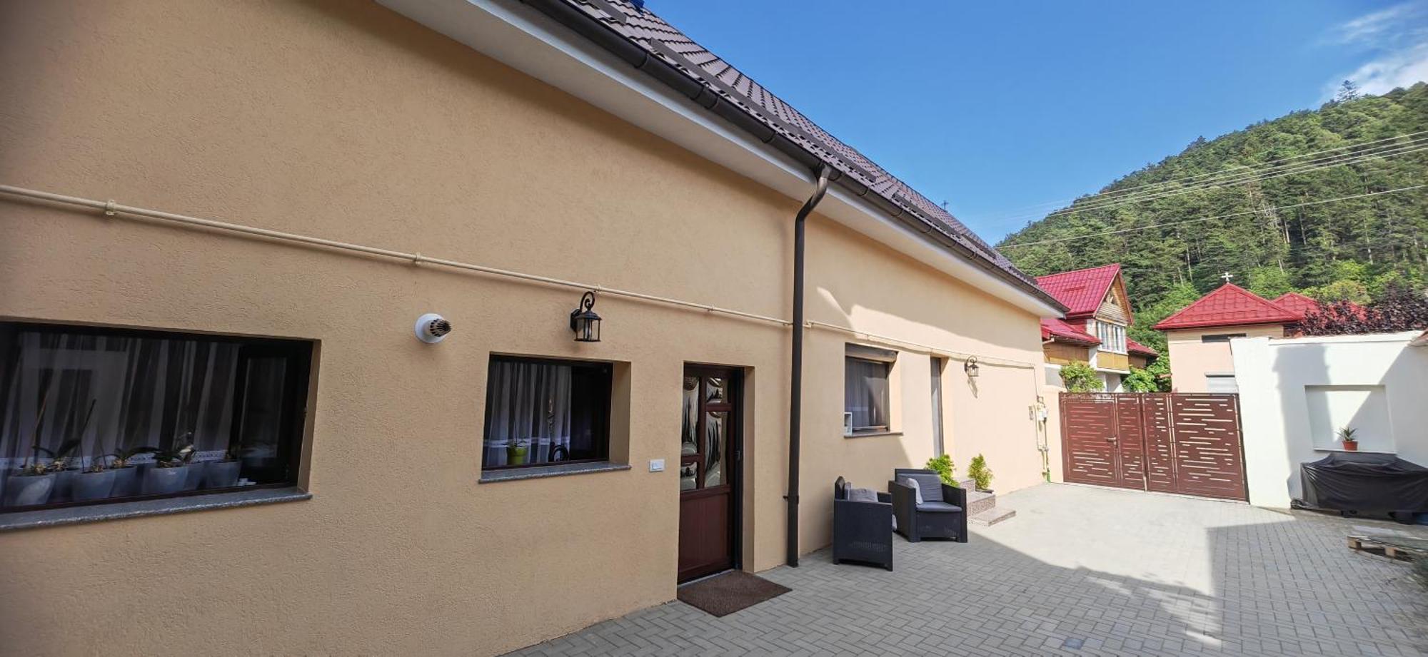 Rîşnov Casa Ramoヴィラ エクステリア 写真