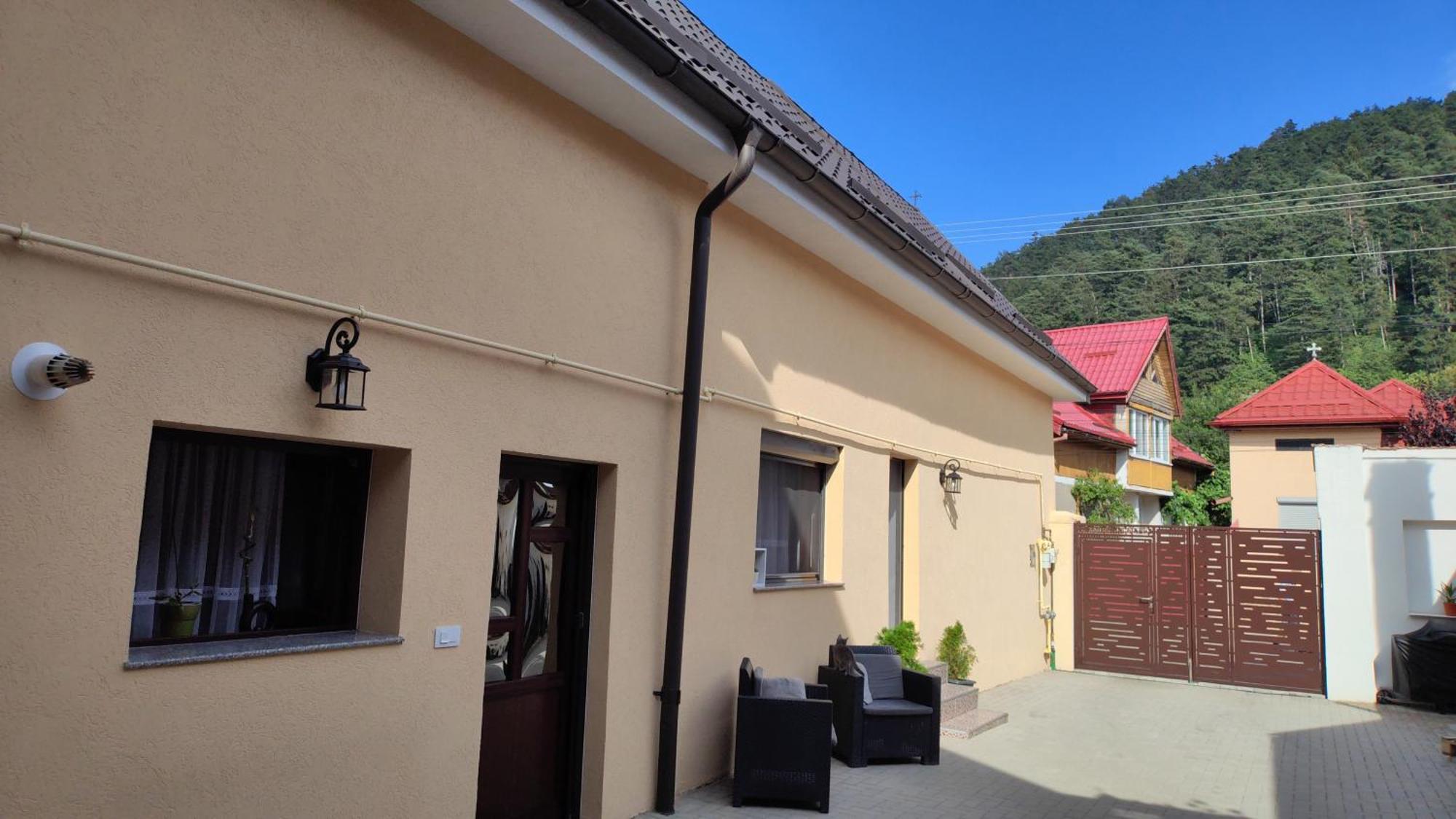 Rîşnov Casa Ramoヴィラ エクステリア 写真