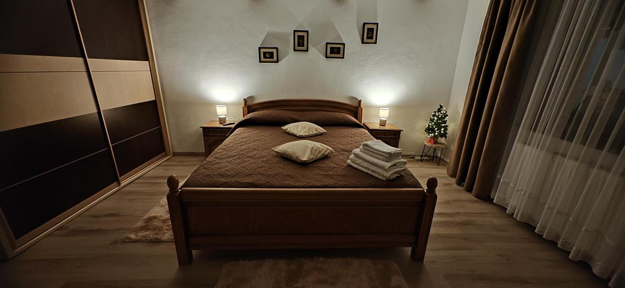 Rîşnov Casa Ramoヴィラ エクステリア 写真
